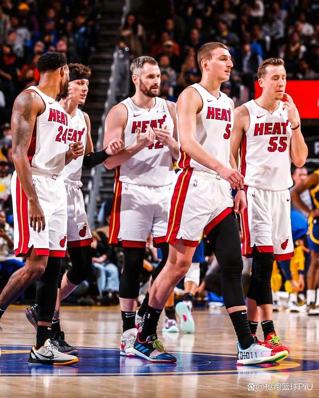 今晨迈阿密热火调整名单以备欧篮联，状态回暖环节打磨，气氛紧张，赛季目标并未改变